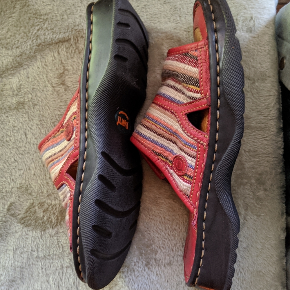 Born Drilles Sandals Red